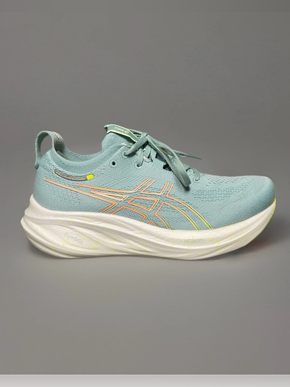 Asics Gel-Nimbus 26 Women's Light Green Running Shoes Size 7.5
